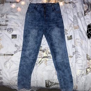 Women’s jeans